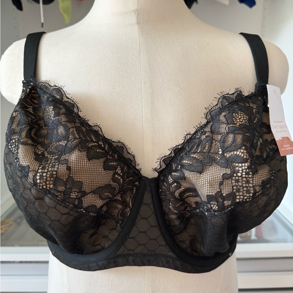 New women’s Sz 38J Cacique Black Lace Bra